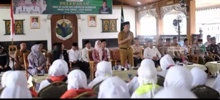Bupati Muhammad Fadhil Arief Sambut Kedatangan Jamaah Haji Asal Batanghari 